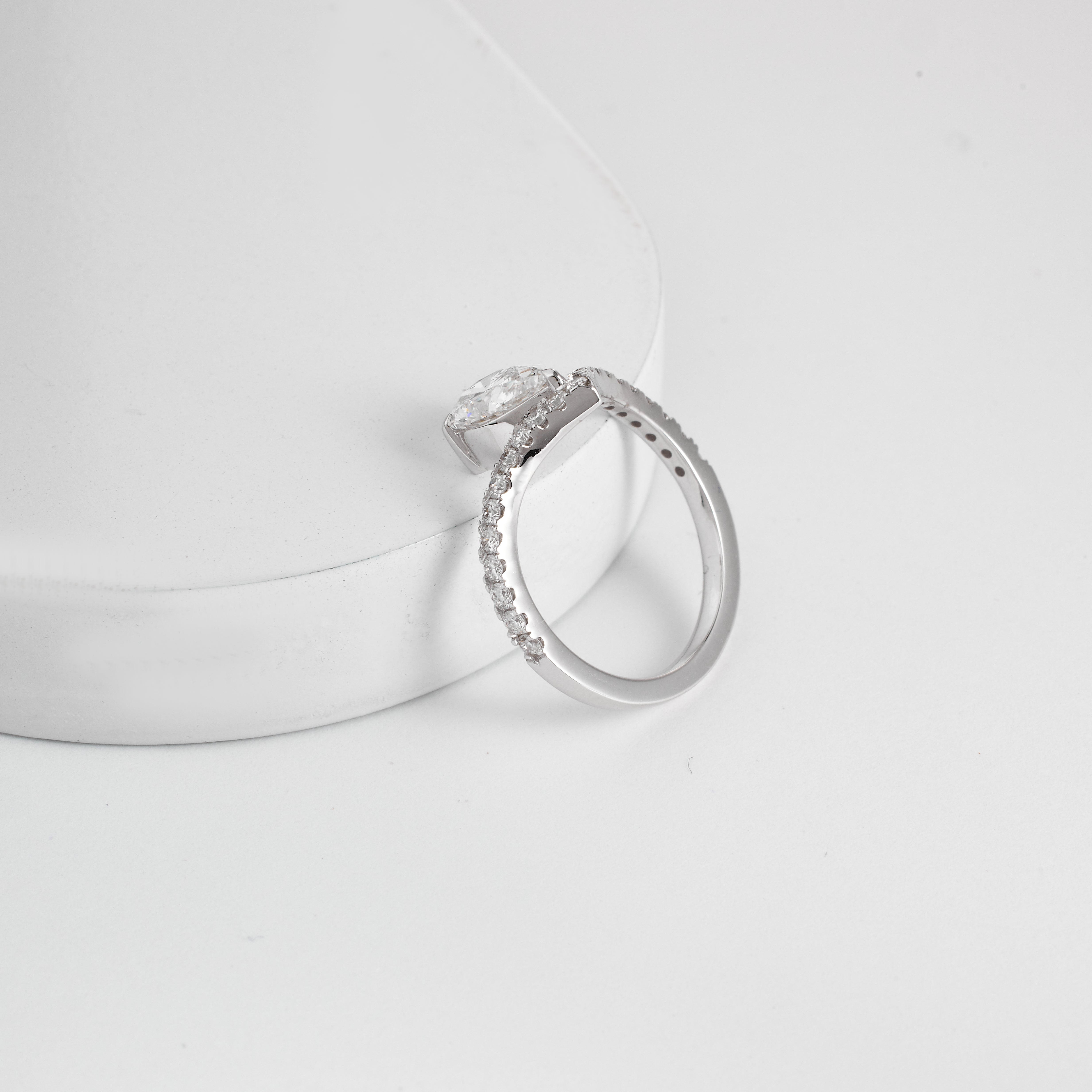 Pear Cut Lab Grown Diamond Engagement Ring, Chevron Shaped Band, 2.00-5.00CT, D/E VVS-VS1, GIA Pear V Shape Pave Ring,Promise Ring Handcraft