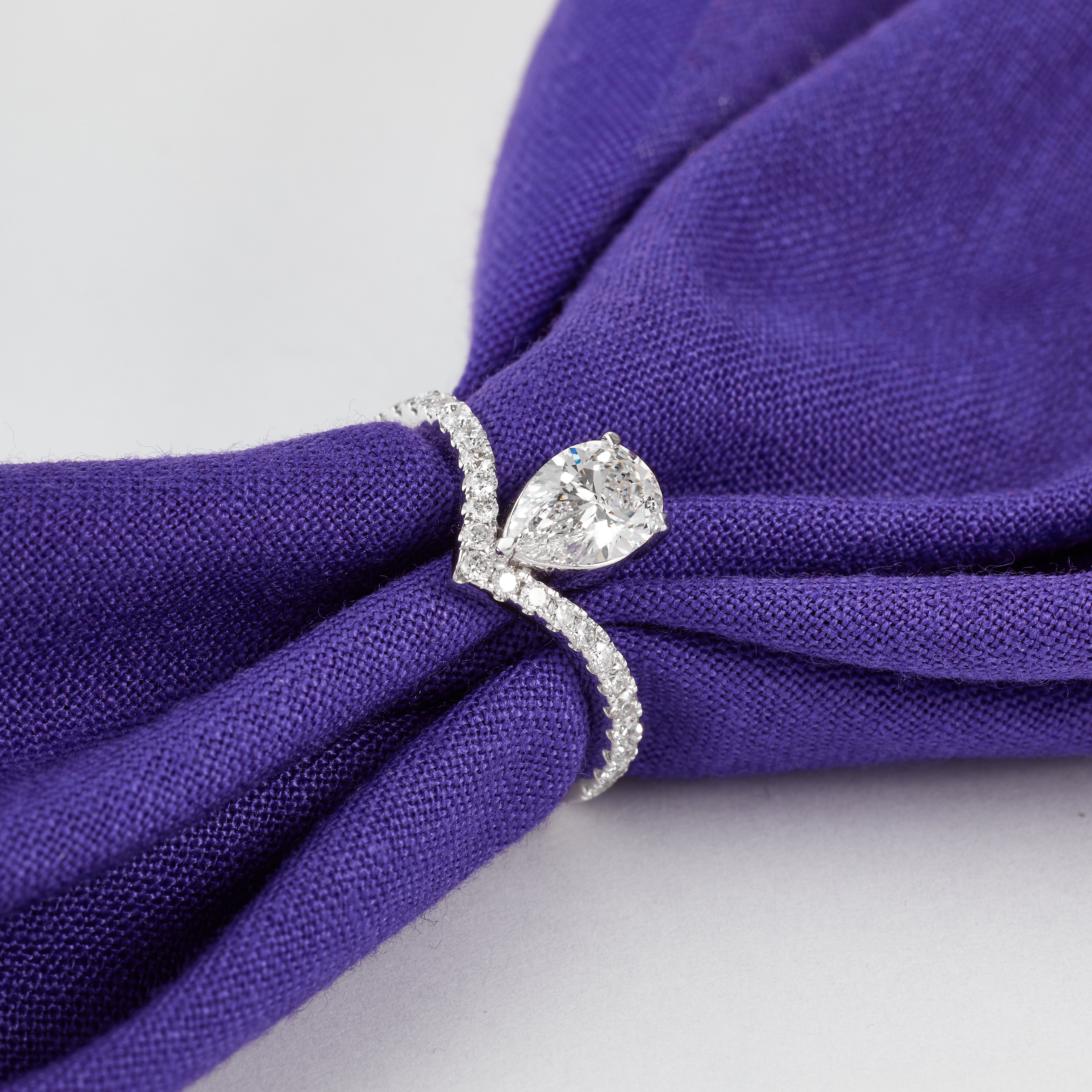 Pear Cut Lab Grown Diamond Engagement Ring, Chevron Shaped Band, 2.00-5.00CT, D/E VVS-VS1, GIA Pear V Shape Pave Ring,Promise Ring Handcraft