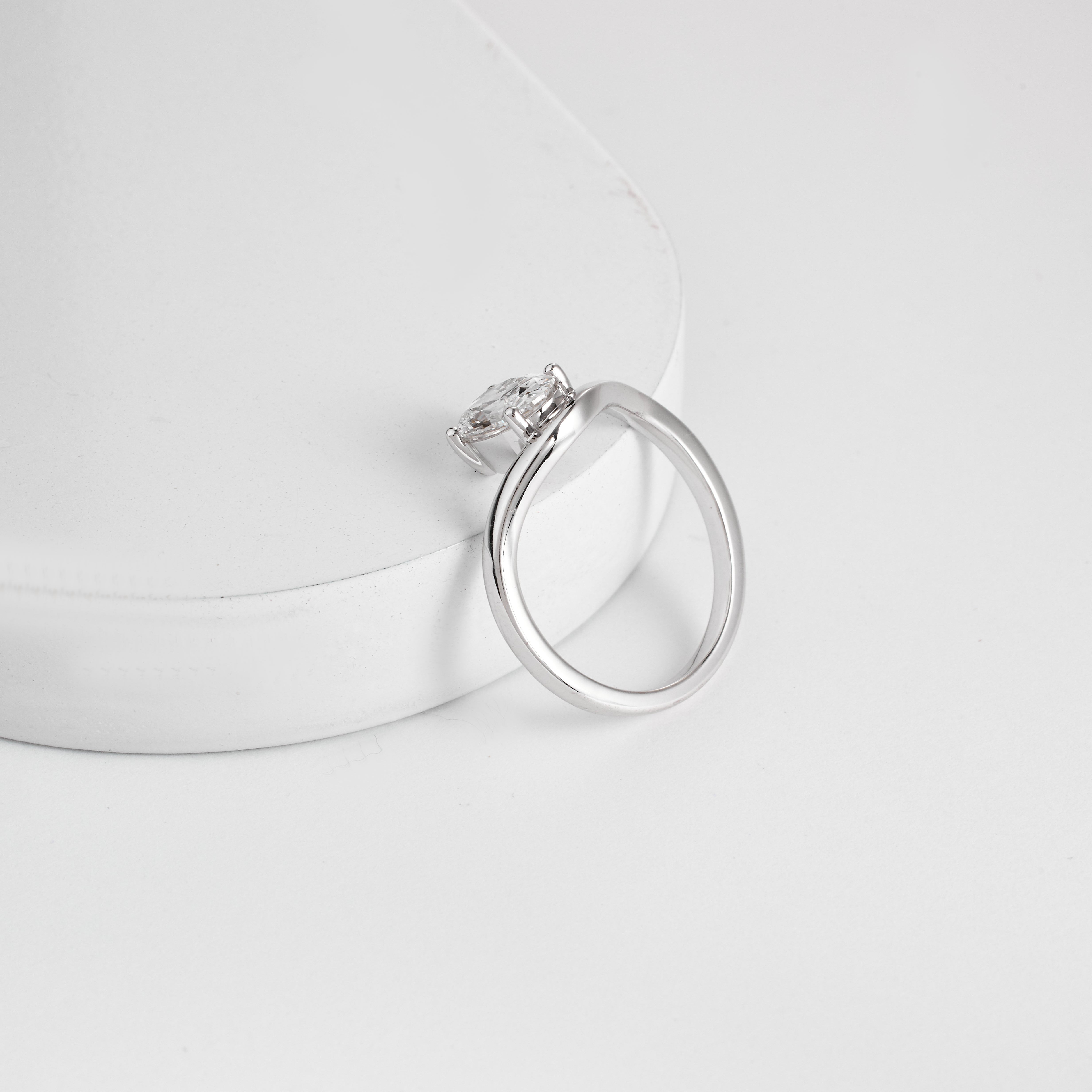 Oval Cut Lab Grown Diamond Engagement Ring, 1.00-5.00CT Oval Shape Solitaire Ring, D/E VVS-VS1 Platinum Chevron Ring, 2024 Trending Ring