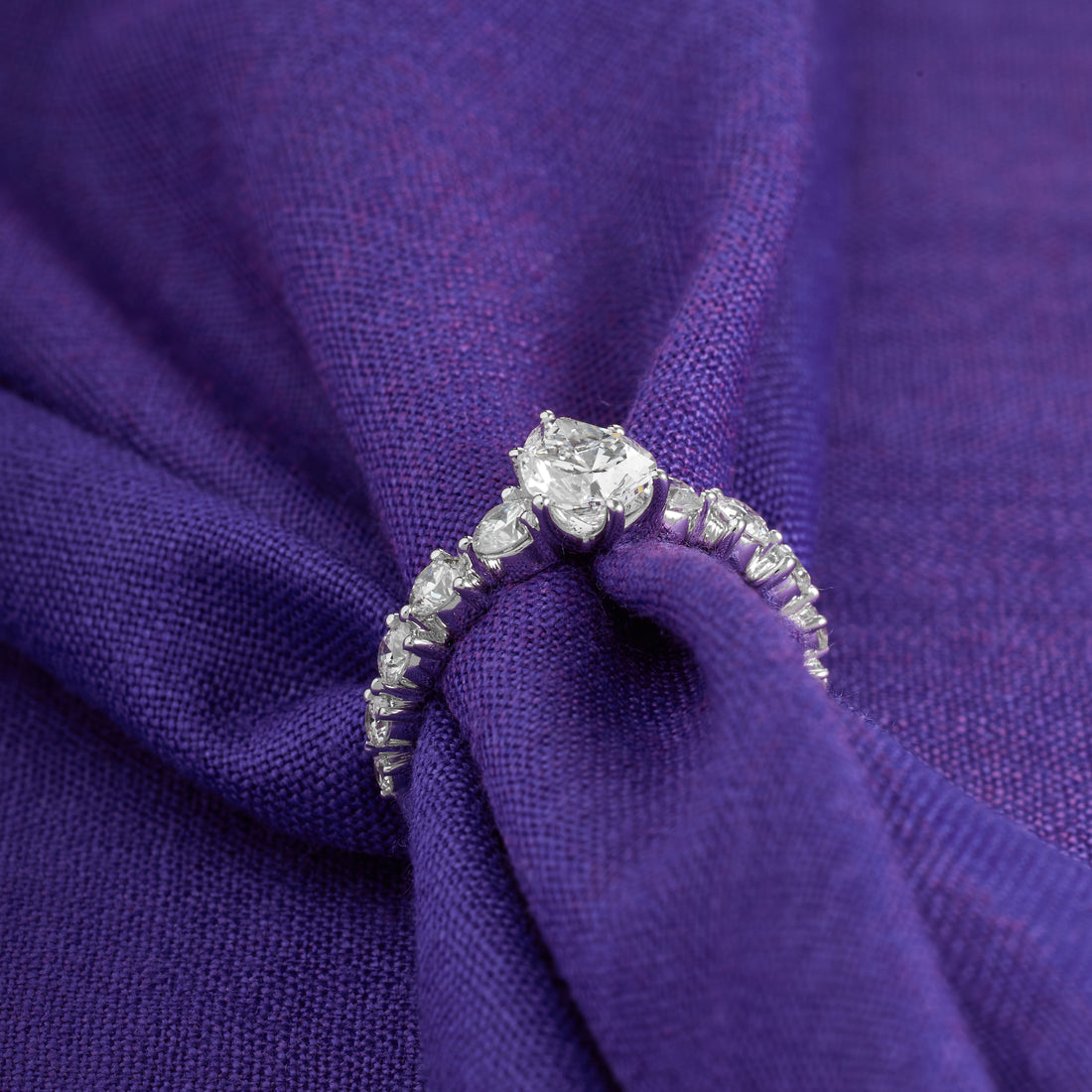 Pear Shaped Lab Grown Diamond Engagement Ring with Tapered Round Side Stones,Unique White Gold Bridal Ring,Vintage Inspired Graduated Ring
